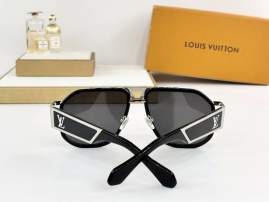 Picture of Louis Vuitton Sunglasses _SKUfw76324535fw